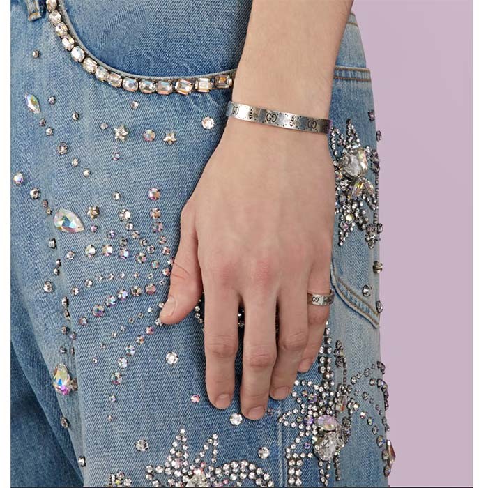 Gucci Unisex GG Bee Engraved Ring 925 Sterling Silver Aged Silver-Toned Hardware