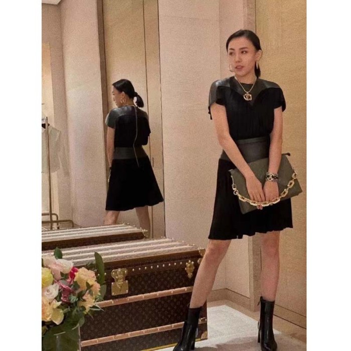 Louis Vuitton LV Women Coussin MM Handbag Khaki Monogram Embossed Puffy Lambskin