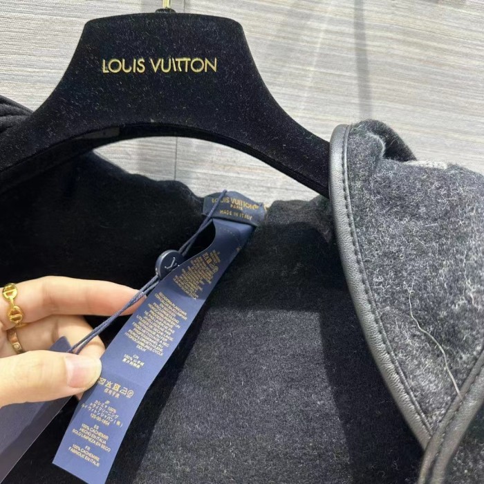 Louis Vuitton LV Unisex Fall For You Scarf Black Wool Cashmere Jacquard Weave Monogram