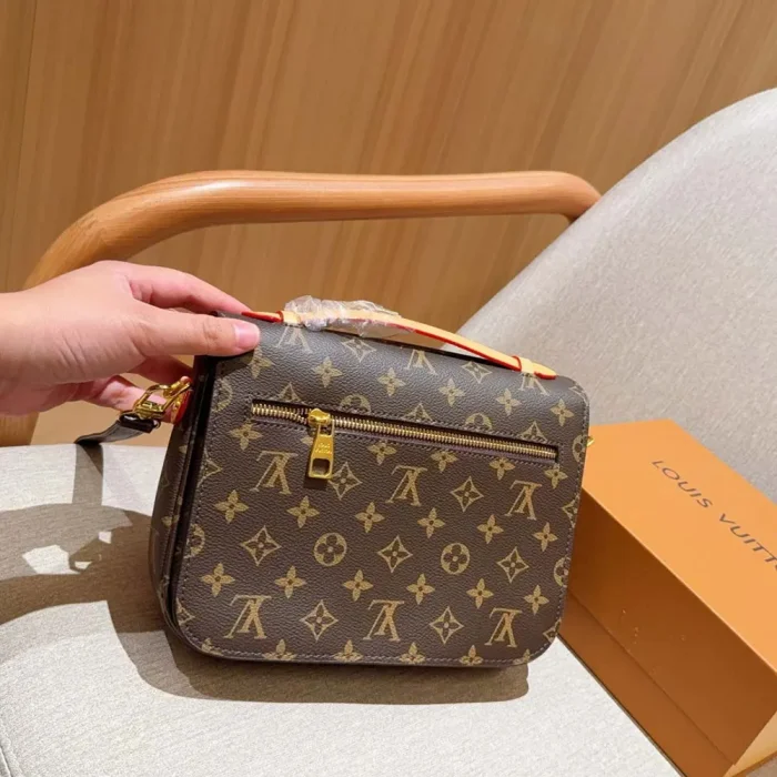 Louis Vuitton LV Women Pochette Metis Monogram M44875