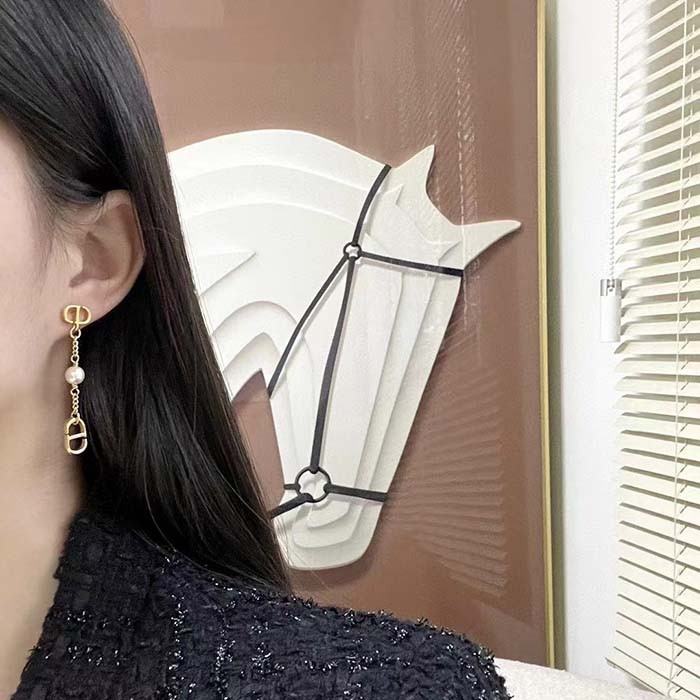 Dior Women 30 Montaigne Stud Earrings Gold-Finish Metal CD Signatures