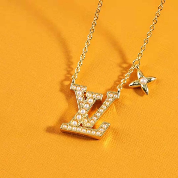 Louis Vuitton Women LV Iconic Pearls Necklace