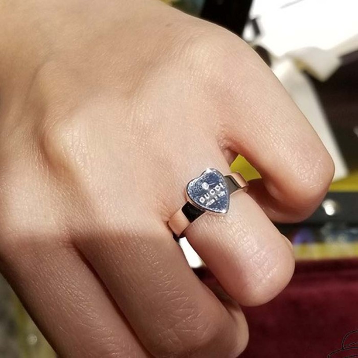 Gucci Women Heart Ring with Gucci Trademark Jewelry Sliver