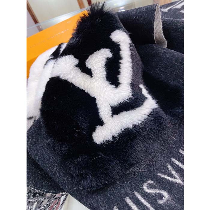 Louis Vuitton LV Unisex Cold Reykjavik Scarf Black Monogram Flowers Cashmere Pockets Mink Fur