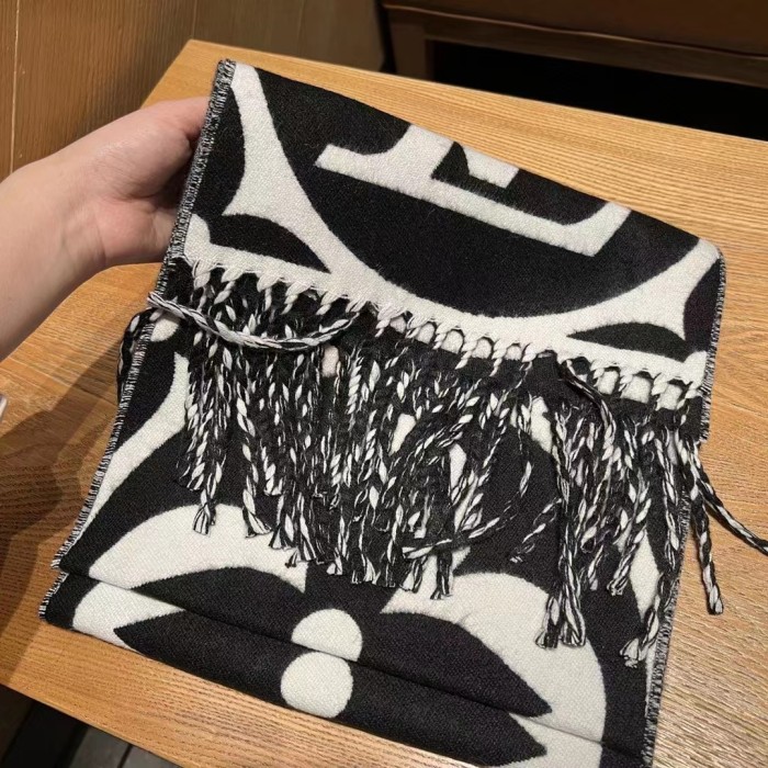 Louis Vuitton Unisex LV Medallion Scarf Black Wool Jacquard M79212