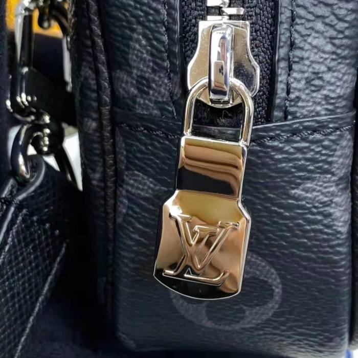 Louis Vuitton LV Women Outdoor Pouch Taigarama Noir Black Coated Canvas Cowhide Leather