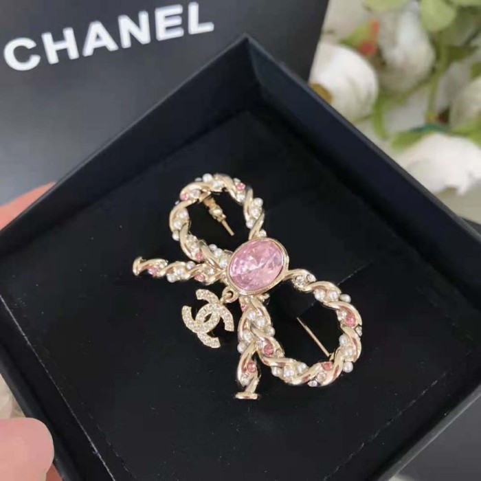 Chanel Women Brooch in Metal Glass Pearls and Diamantés