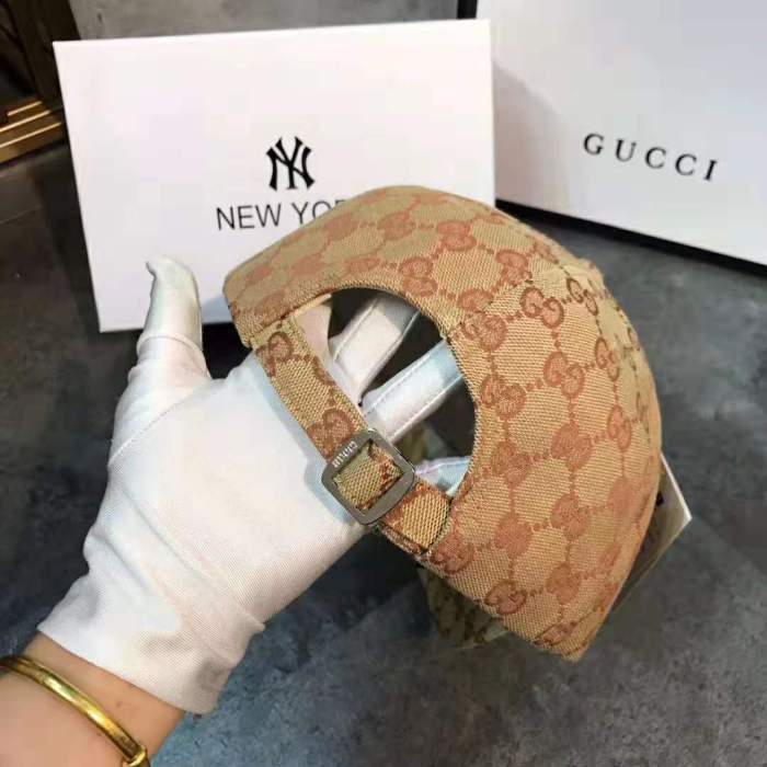 Gucci Unisex Baseball Hat with NY Yankees Patch-Brown