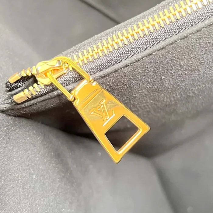 Louis Vuitton LV Women Babylone Tote MM in Cowhide-leather Trim-Black M47185