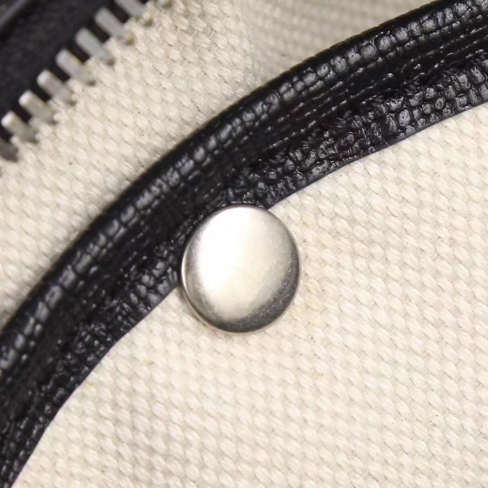 Gucci Unisex GG Mini Bag Interlocking G Black GG Supreme Canvas Leather