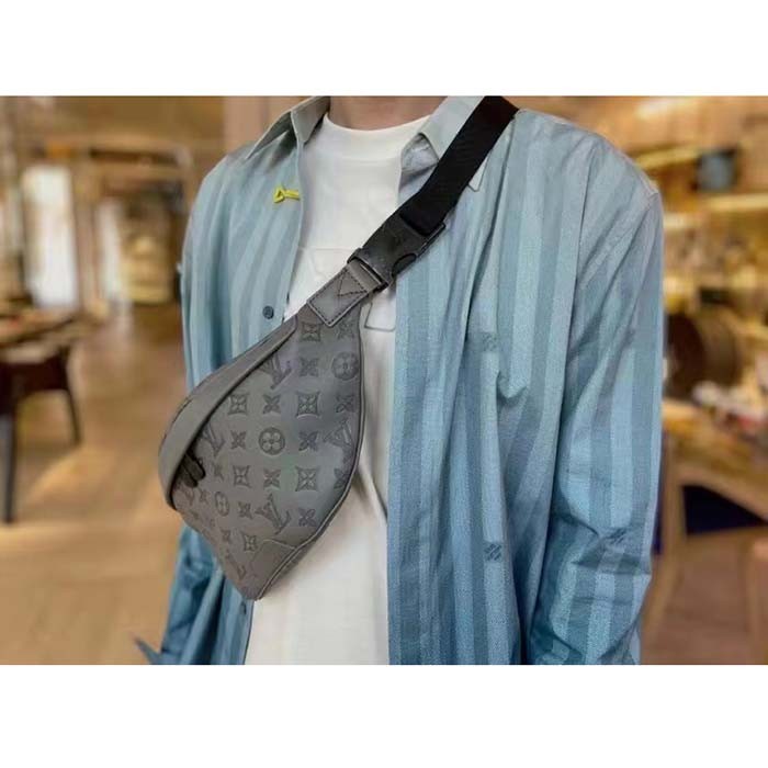 Louis Vuitton LV Unisex Discovery Bumbag Anthracite Gray Monogram Shadow Calf Leather