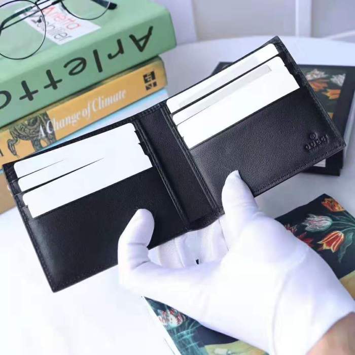 Gucci GG Men Gucci Signature Web Wallet in Black Gucci Signature Leather