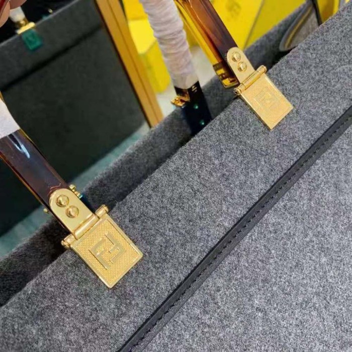 Fendi Women Fendi Sunshine Large Gray Flannel Shopper