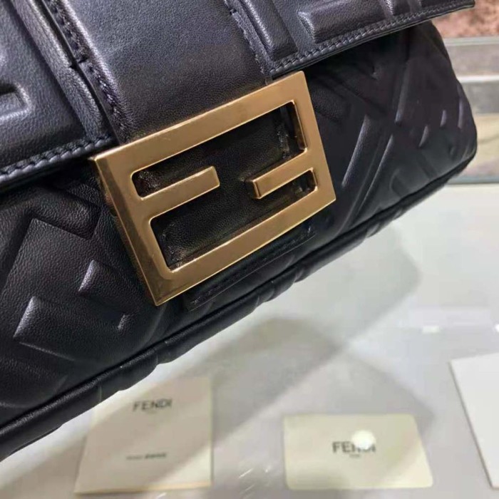 Fendi Women Iconic Large Baguette Leather Bag-Black