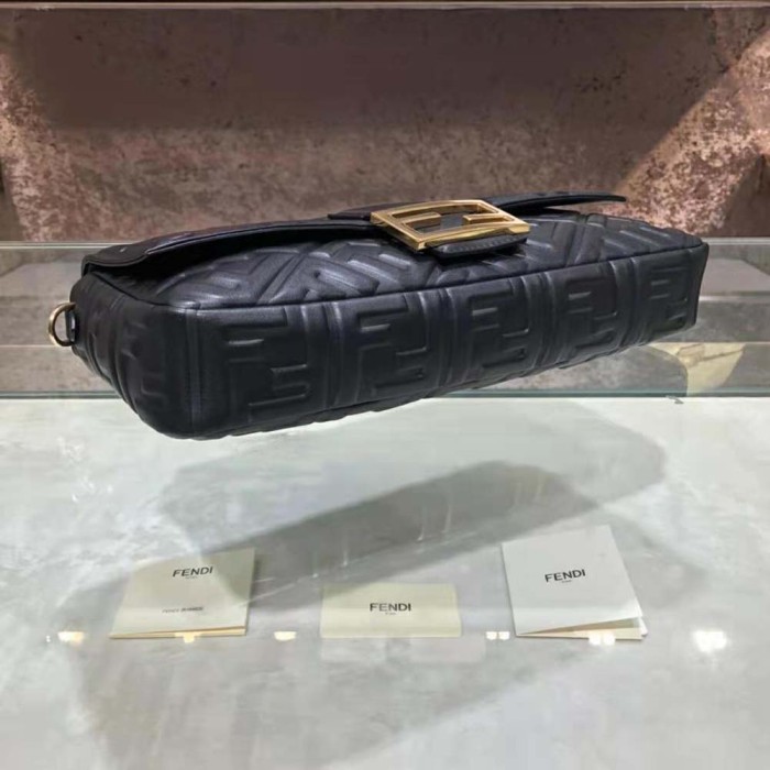 Fendi Women Iconic Large Baguette Leather Bag-Black