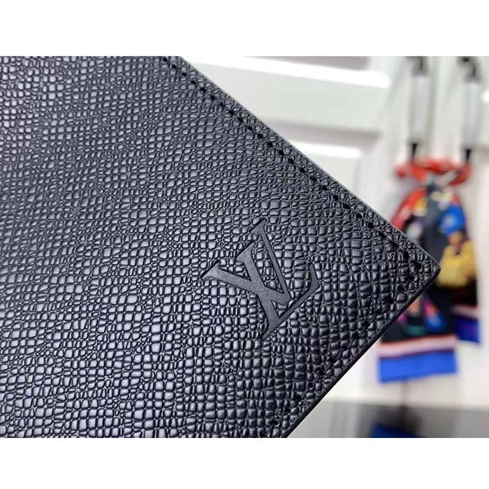 Louis Vuitton LV Unisex Passport Cover Black Taiga Leather Cowhide Leather Lining