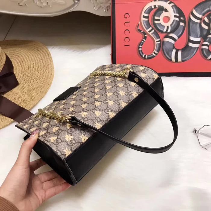 Gucci Padlock Small GG Supreme Canvas Shoulder Bag with Printed Bees