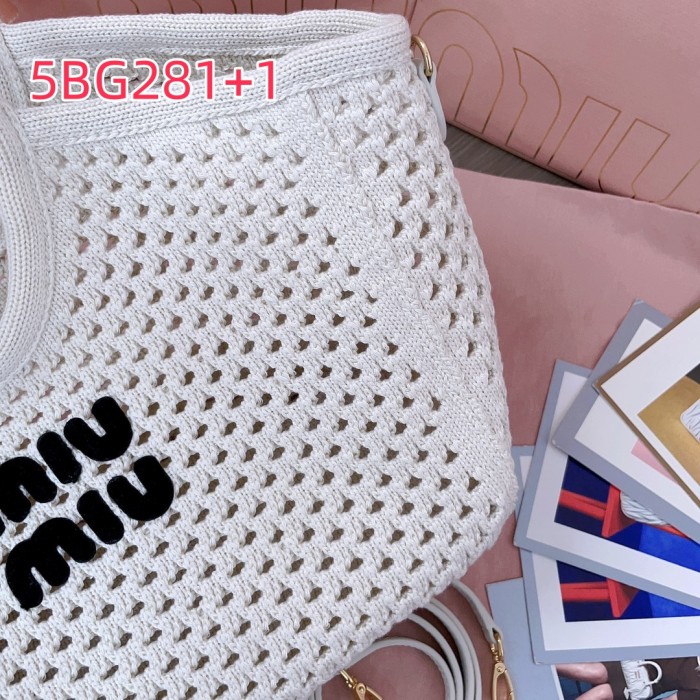 5BG281 Miu's new Isetan limited edition hollow woven tote bag