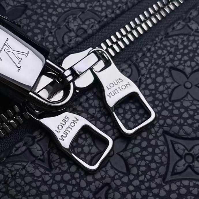 Louis Vuitton LV Unisex Keepall Bandoulière 50 Granite Taurillon Monogram Embossed Cowhide Leather