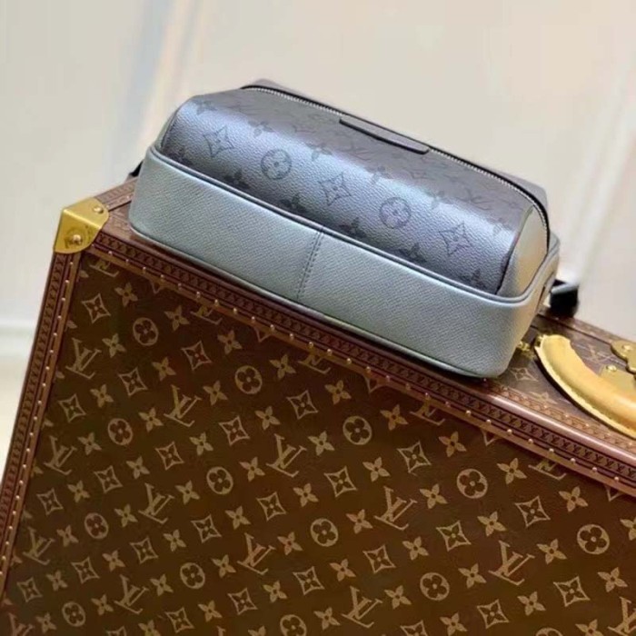 Louis Vuitton LV Men Outdoor Messenger Bag Gunmetal Gray Monogram Coated Canvas