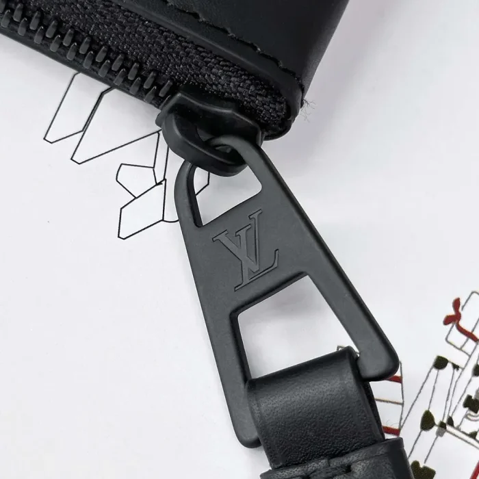 Louis Vuitton LV Unisex Pochette Voyage Monogram Eclipse M82543