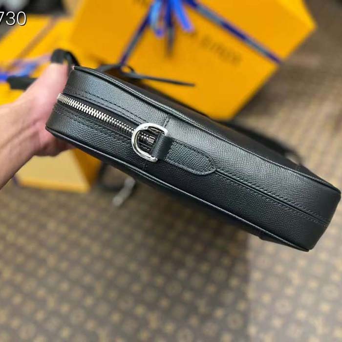 Louis Vuitton LV Unisex Porte-Documents Voyage PM Black Taiga Noir Cowhide Leather