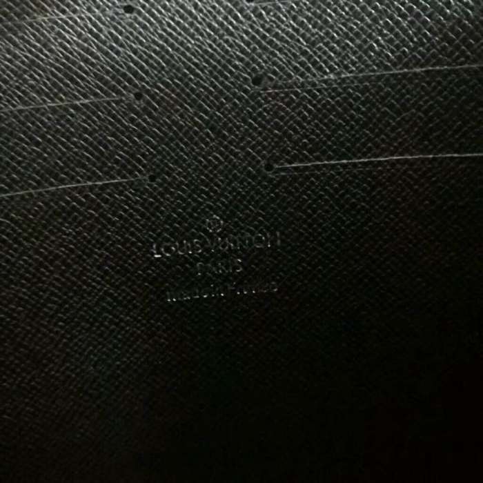 Louis Vuitton LV Unisex Pochette Voyage MM Bag Taiga Leather