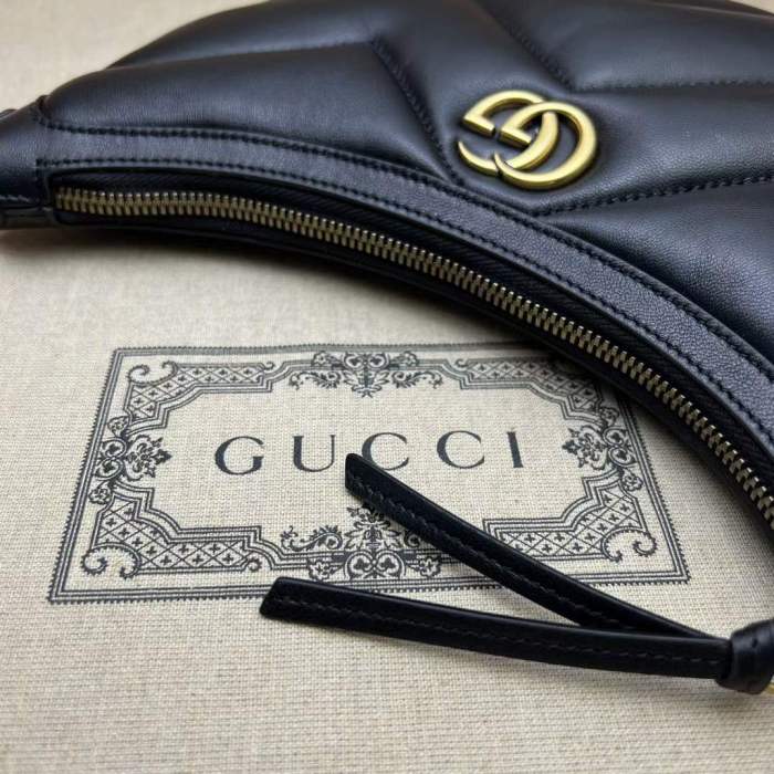 Gucci Women GG Marmont Small Shoulder Bag Matelassé Chevron Leather Black