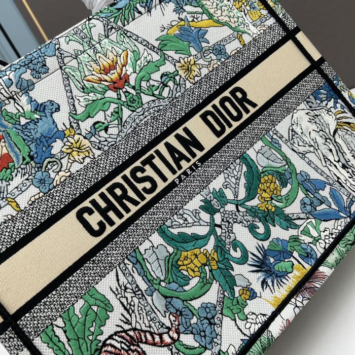 Dior Unisex CD Medium Dior Book Tote White Multicolor Étoile De Voyage Embroidery