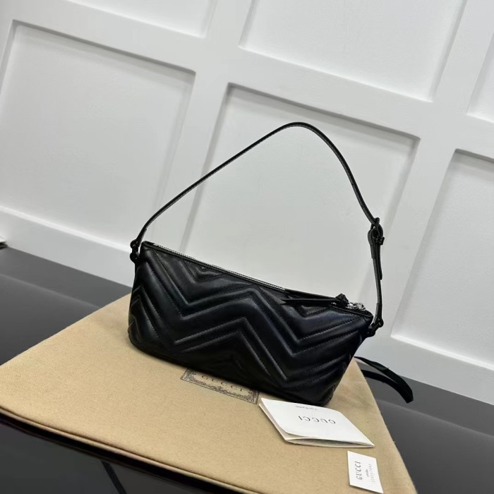 Gucci Women GG Marmont Shoulder Bag Black Matelassé Chevron Leather
