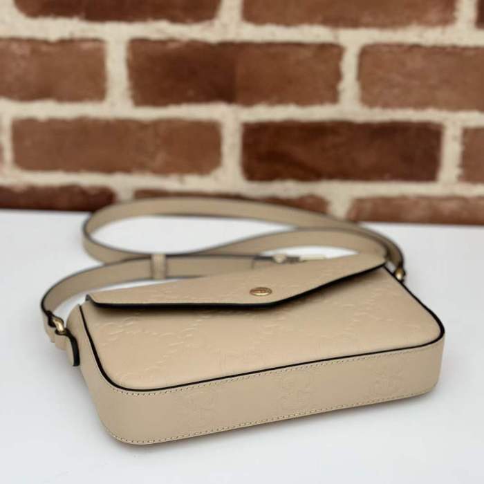 Gucci Women GG Super Mini Shoulder Bag Light Beige GG Leather Magnetic Closure