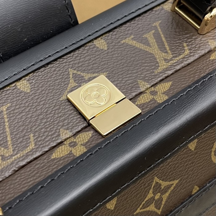 Louis Vuitton LV Unisex Petite Malle V. Monogram Coated Canvas S-Lock