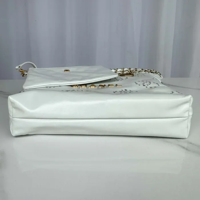 Chanel Women 22 Mini Handbag Shiny Calfskin Gold Tone Metal