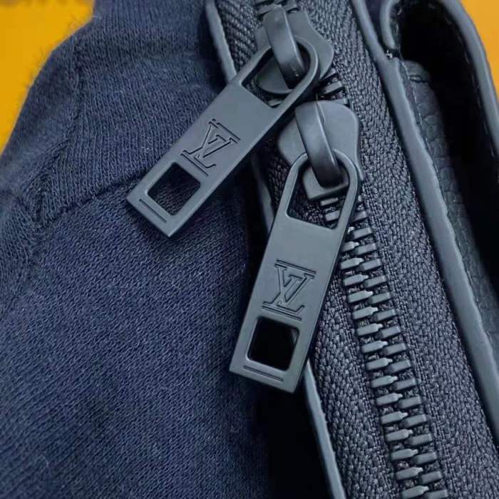 Louis Vuitton LV Unisex Aerogram Phone Pouch Black Grained Calf Cowhide Leather