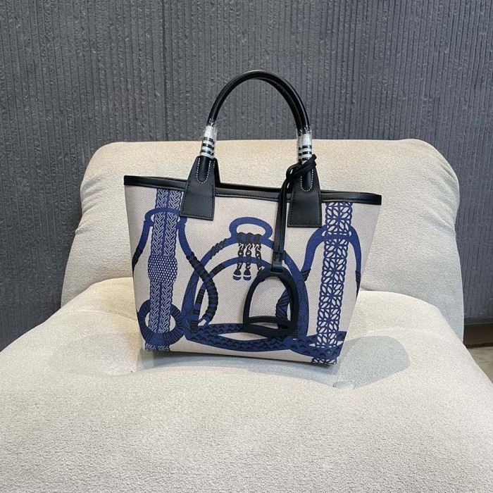 Hermes Unisex Steeple 25 Ecru Tote Bag-Blue H084312CKAB