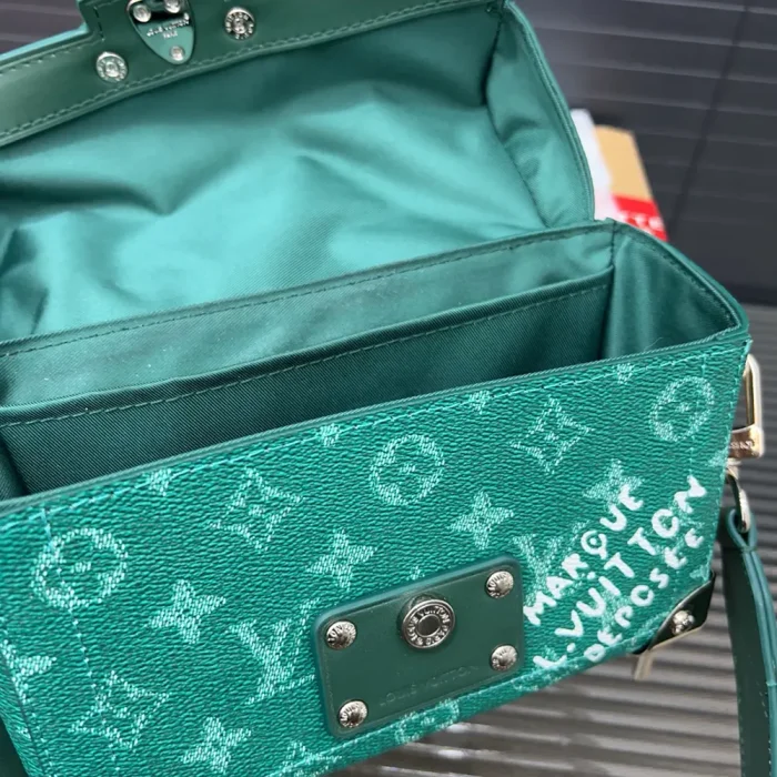 Louis Vuitton LV Men Soul Trunk-Green M12686