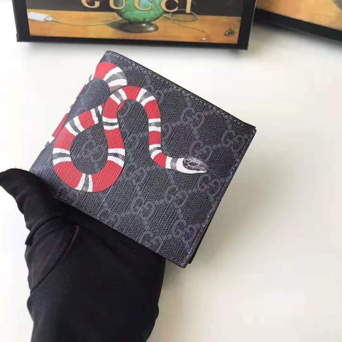 Gucci GG Men Kingsnake Print GG Supreme Wallet in Black/Grey GG Supreme Canvas