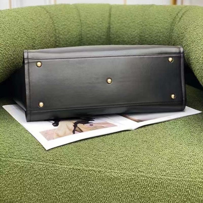 Chanel Women CC Large Shopping Bag Calfskin Aged Gold-Tone Metal Black