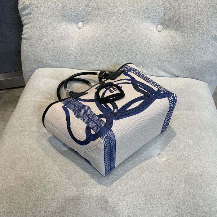 Hermes Unisex Steeple 25 Ecru Tote Bag-Blue H084312CKAB