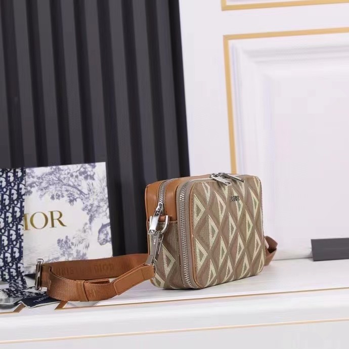 Dior Unisex CD Messenger Pouch Natural CD Diamond Canvas