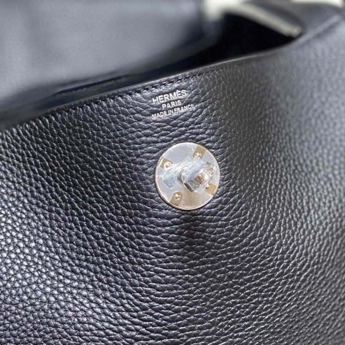 Hermes Women Lindy 26 in Clemence Leather-Black