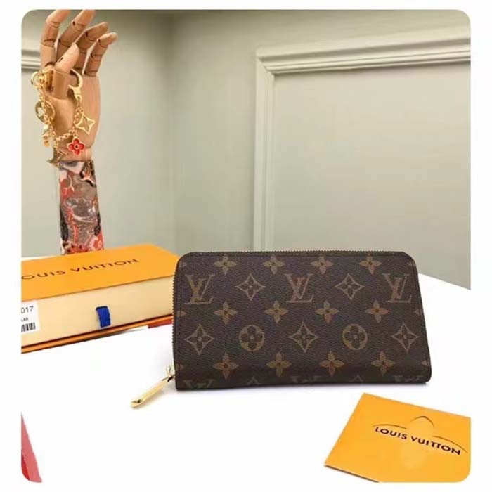 Louis Vuitton LV Unisex Zippy Wallet Brown Monogram Coated Canvas