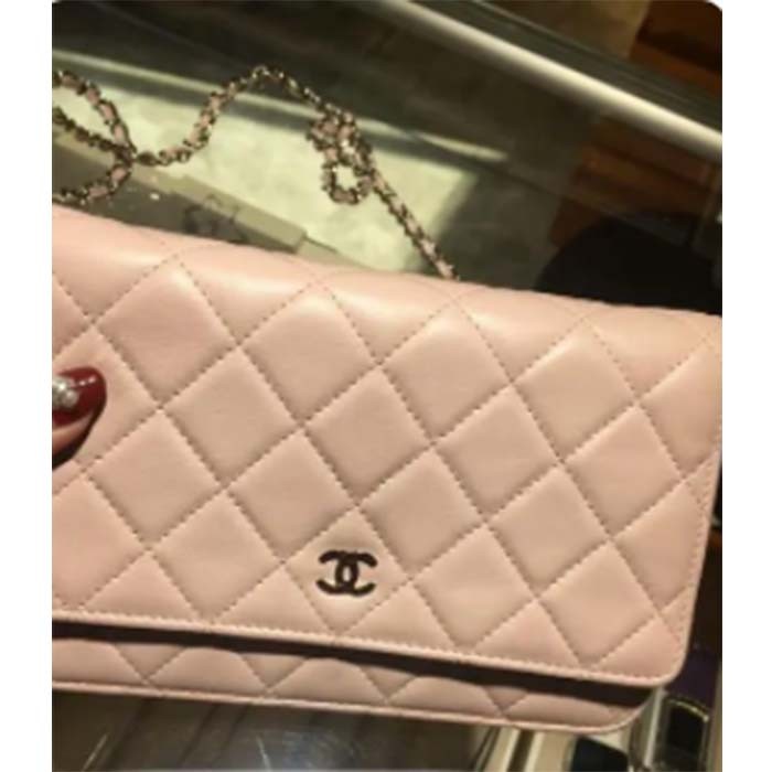 Chanel Women CC Flap Bag Sandy Beige Grained Calfskin Leather Gold-Tone Metal