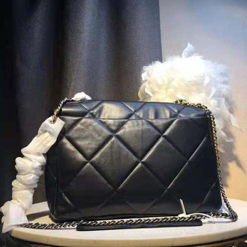 Chanel Women 19 Maxi Flap Bag in Goatskin Leather-Black