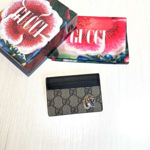Gucci GG Unisex Tiger Print GG Supreme Card Case-Beige