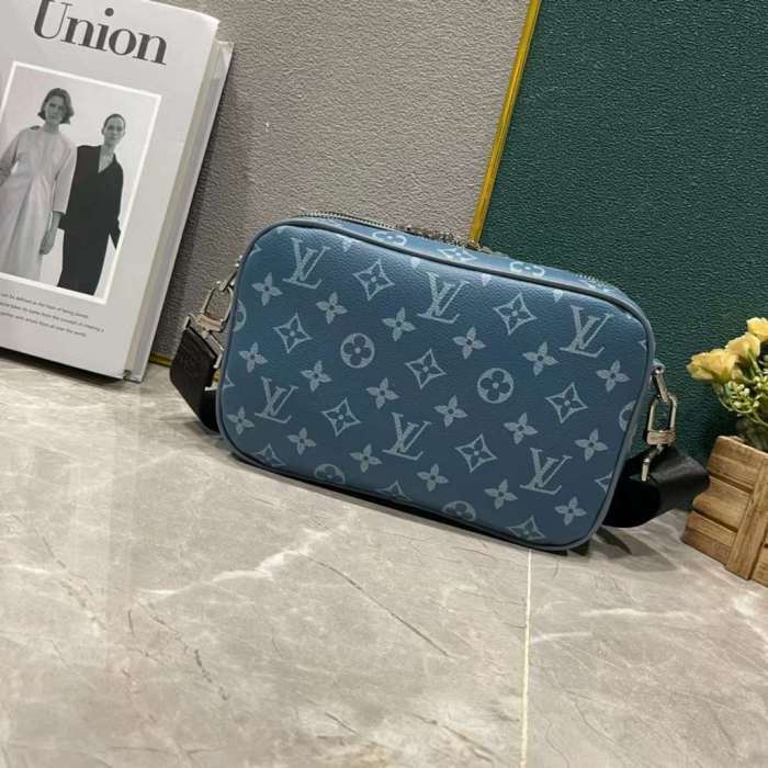 Louis Vuitton LV Unisex Alpha Messenger Agave Blue Taiga Cowhide Leather Monogram Coated Canvas M31016