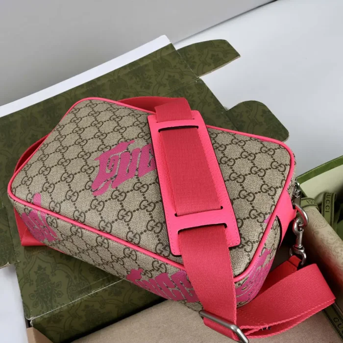 Gucci Unisex Medium Crossbody Bag with Print-Pink 839380