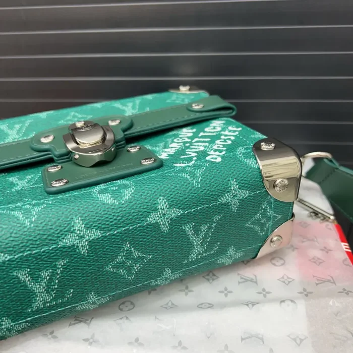 Louis Vuitton LV Men Soul Trunk-Green M12686