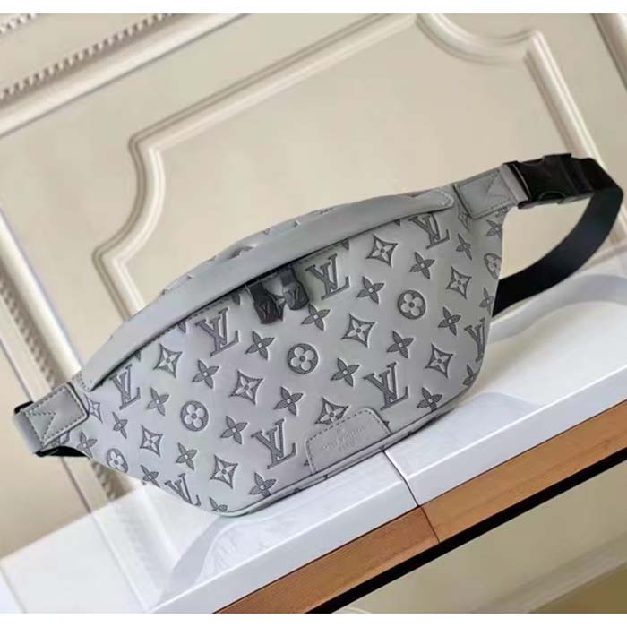 Louis Vuitton LV Unisex Discovery Bumbag Anthracite Gray Monogram Shadow Calf Leather