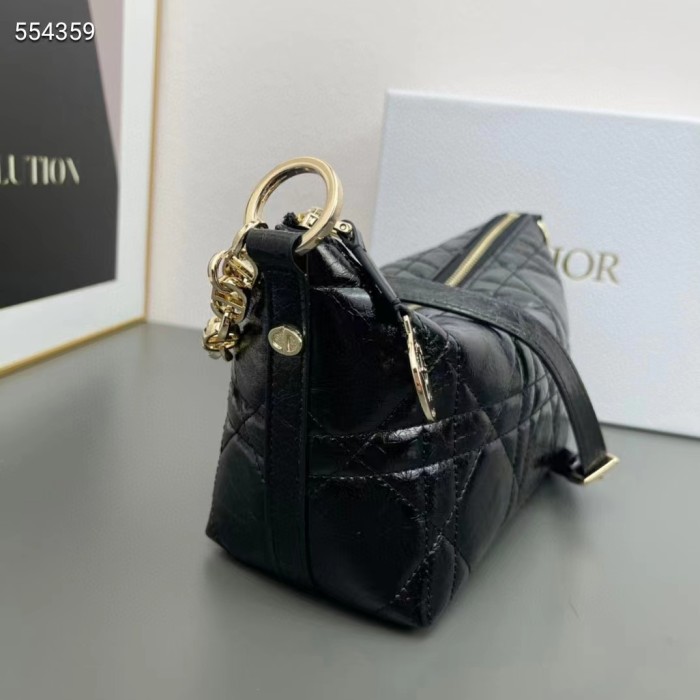Dior Women CD Diorstar Hobo Bag Chain Black Macrocannage Crinkled Calfskin Reference: S3202UNIO_M900